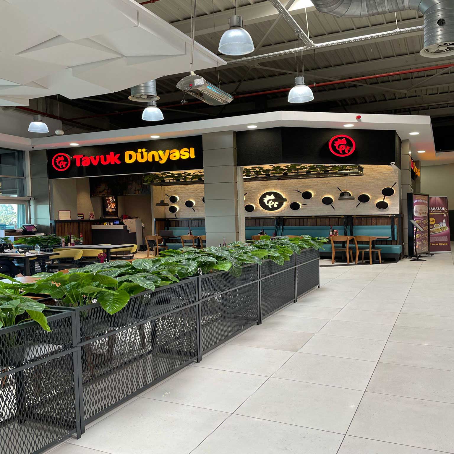 Tavuk Dünyası (Manisa/Salihli Luna AVM)